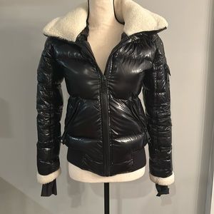 SAM Black shiny puffer JACKET XS w Sherpa collar and lining. Like new condition